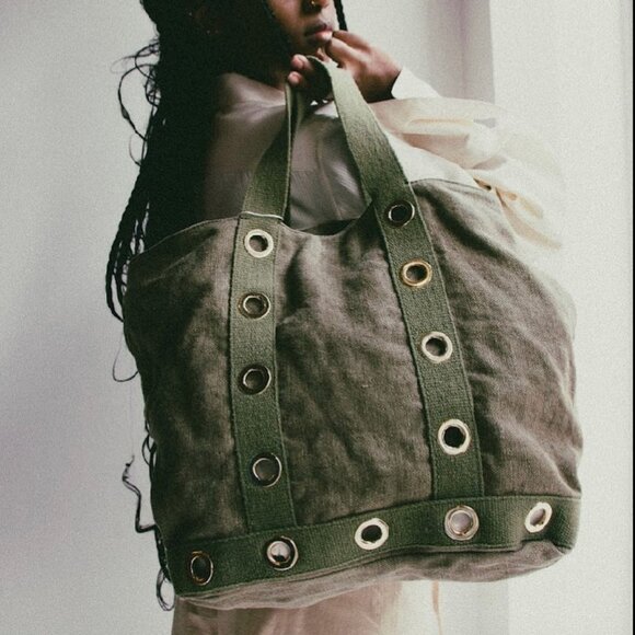 Vanessa Bruno Handbags - Vanessa Bruno Linen L Cabas Tote – Olive / Khaki – Muted Gold Eyelets – Size L